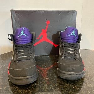 Air Jordan 5 retro CZ1786 001
Pre owned size 11